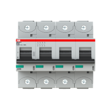 4-napainen SP-käyrä 40A, IEC 60947-2: Icu=5kA, IEC 60947-2 Annex P.: Icu 3kA, Ue= 1500VDC