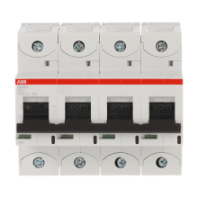 4-napainen SP-käyrä 13A, IEC 60947-2 Annex P. Icu=5kA, Ue= 1500VDC